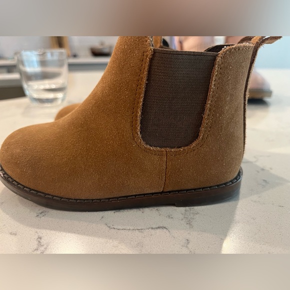Suede material boots - Picture 2 of 4